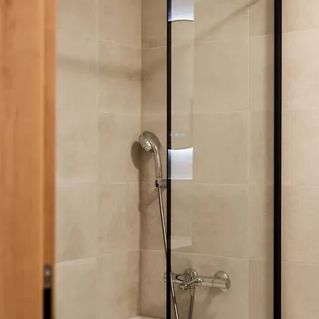 Skypark Luxe Living Ii Μπρατισλάβα