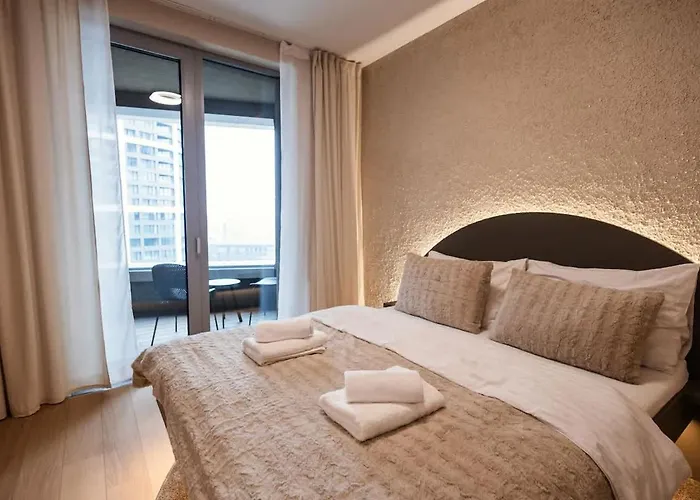 アパート Skypark Luxe Living Ii ブラチスラヴァ